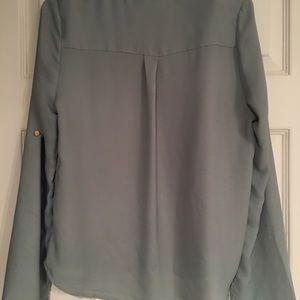 Francesca's Collections Tops - Francesca's Collection Loose Green Sheer Top Francesca's Collections Tops - Francesca's Collection Loose Green Sheer Top