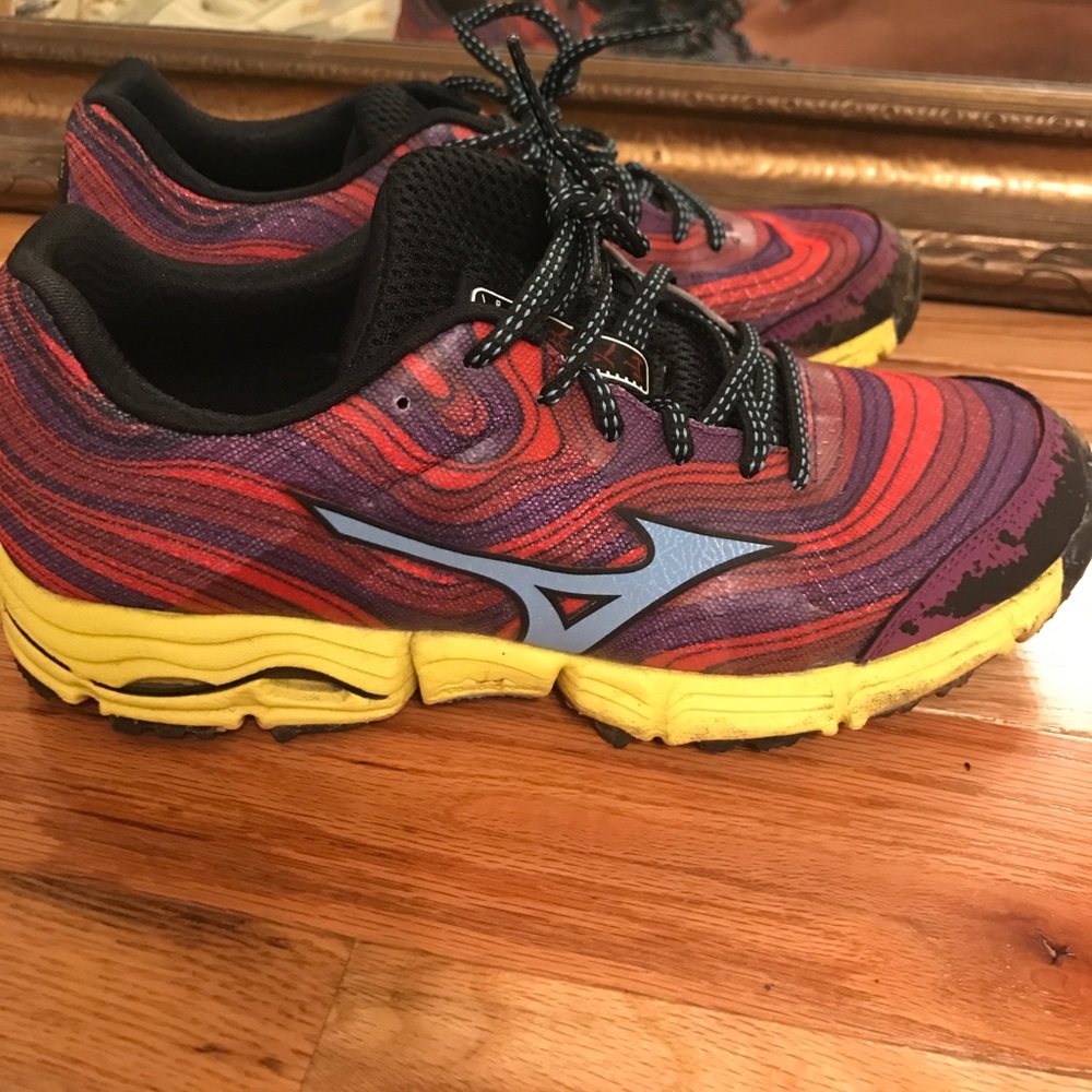 Mixuno running shoes