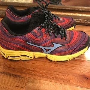 Mixuno running shoes