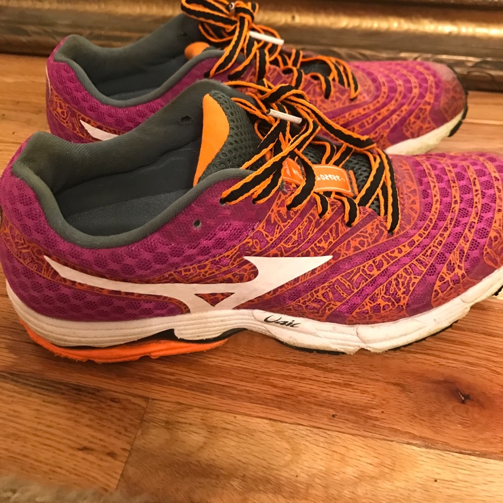 Mizuno running shoes