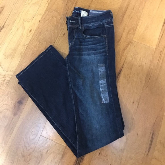 American Eagle Outfitters Denim - NWT American Eagle Jeans --  6 LONG Only One Left!