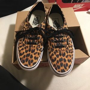 Leopard print Vans