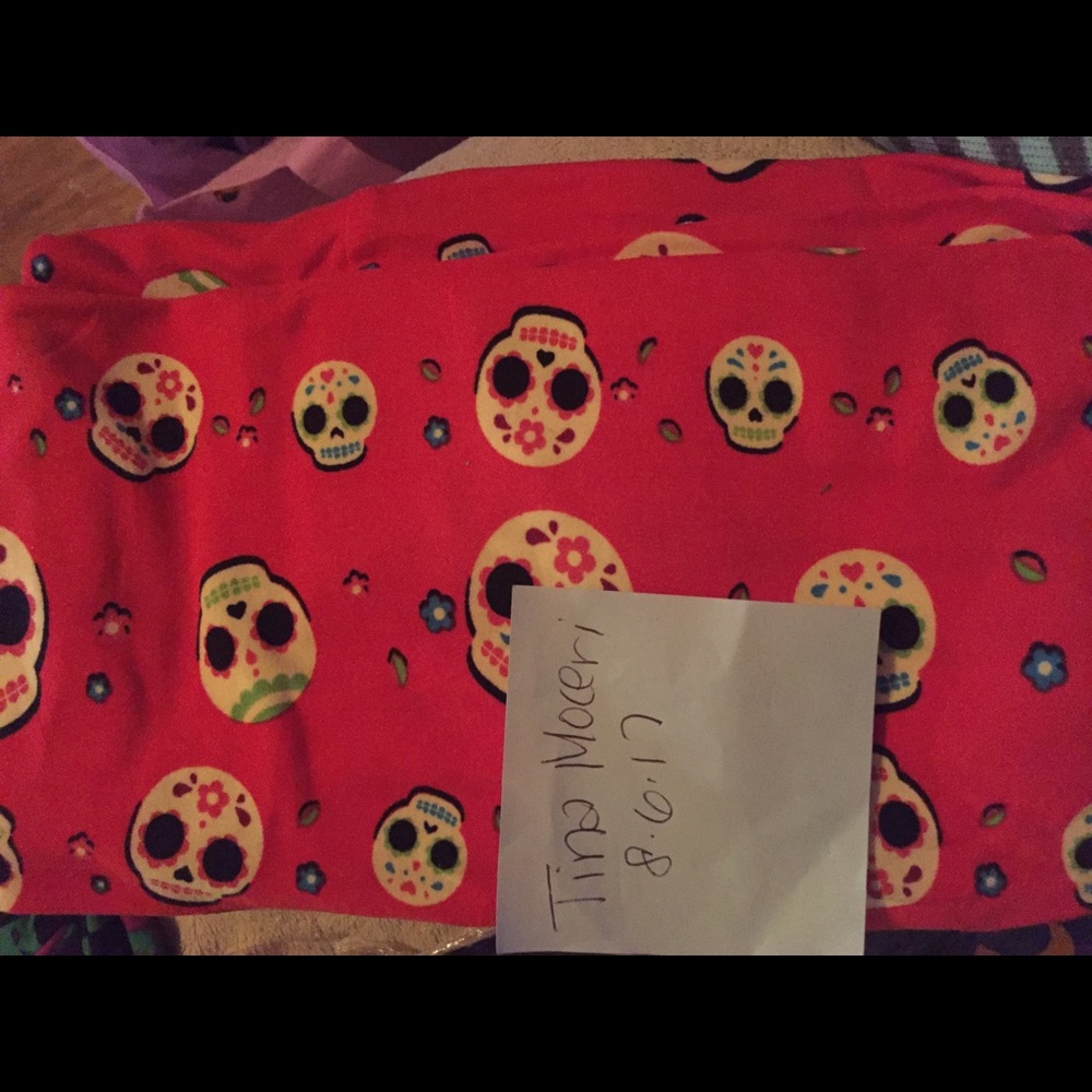 Lularoe Os nwt hot pink sugar skulls, Halloween