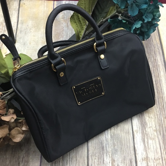 Victoria's Secret Handbags - 🎈 HOST PICK 🎈 Victoria Secret Black Hand Bag