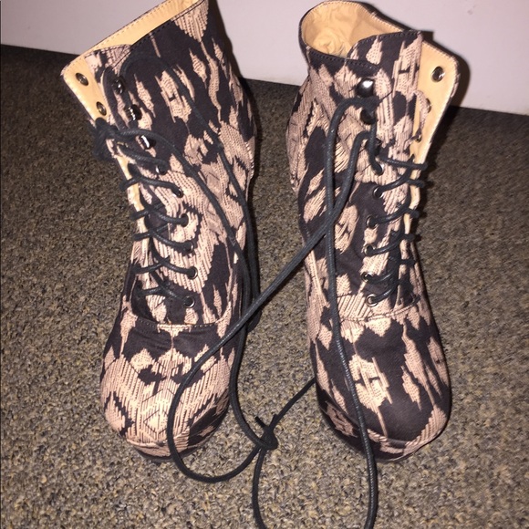 Pumps - Picture 2 of 3