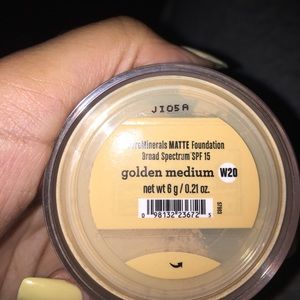 Bare minerals matte powder foundation