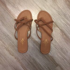 Tan braided strap Flipflops
