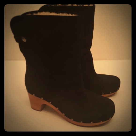 UGG Shoes - UGG Australia Carnagie Boots