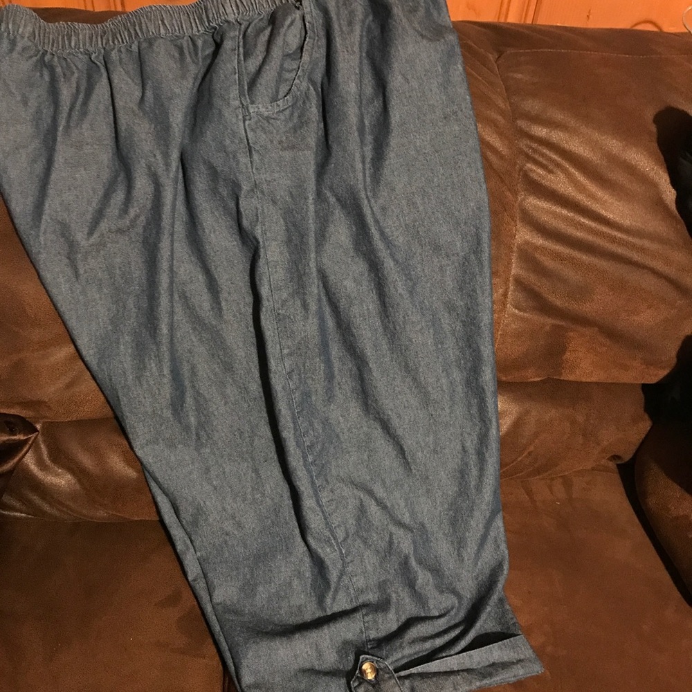 MainStreet Blues Stretch Jean Capri