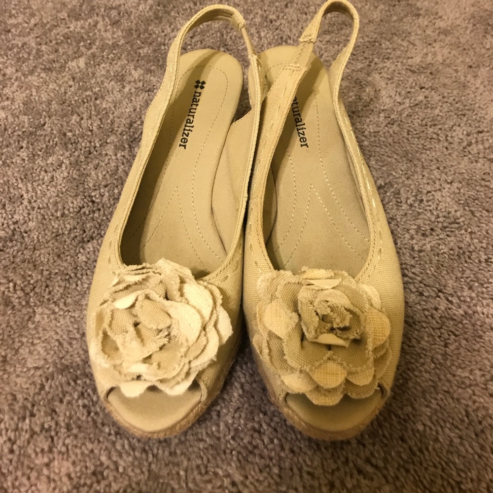 Naturalizer linen summer wedge sandal.