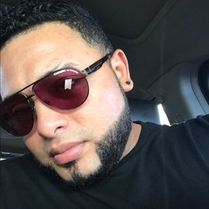 Meet your Posher, Luis