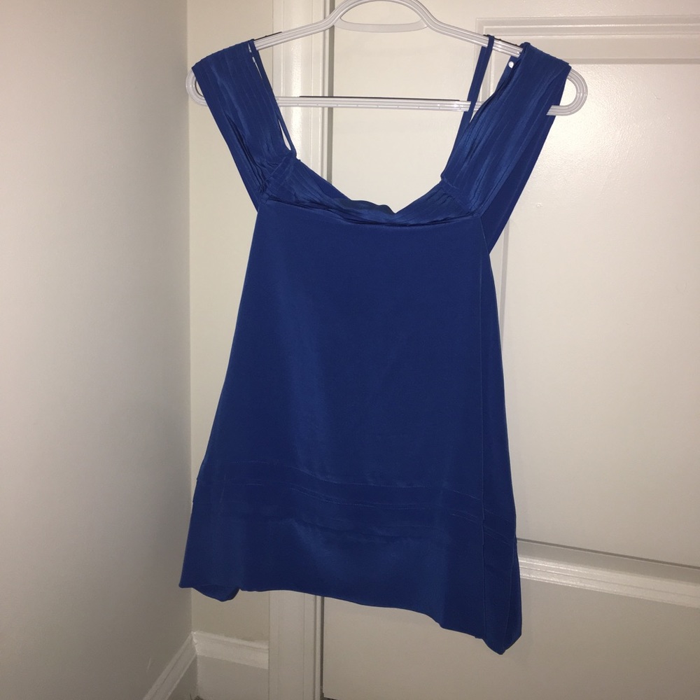 BCBG Maxazria off the should tank