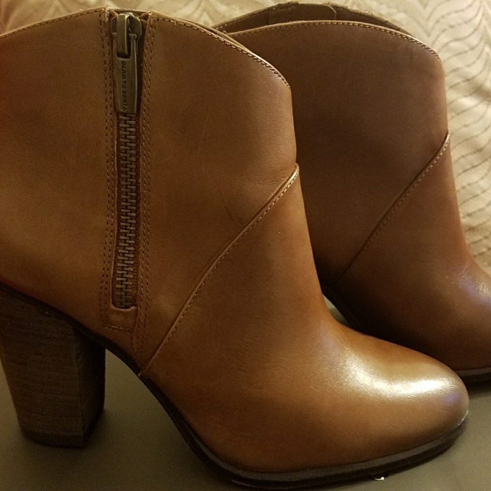 Vince Camuto Vo-Felise Booties