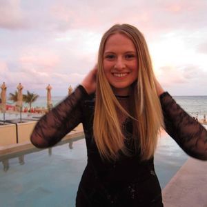 Meet your Posher, Becca
