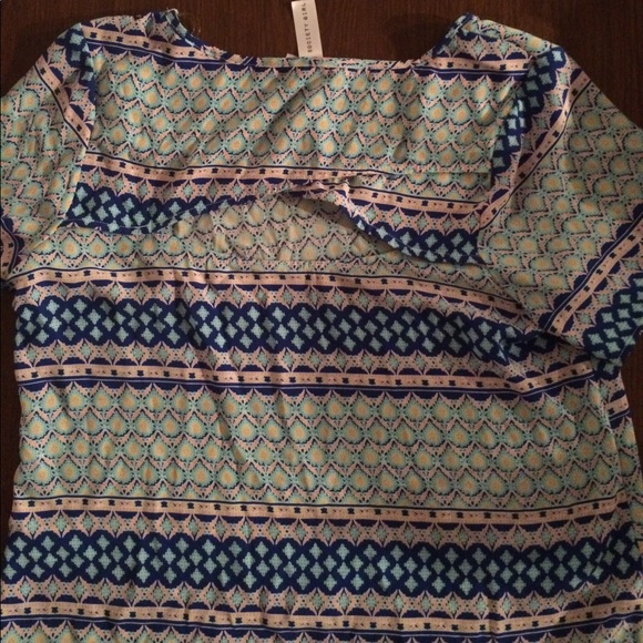 Colorful patterned shirt - Picture 2 of 2