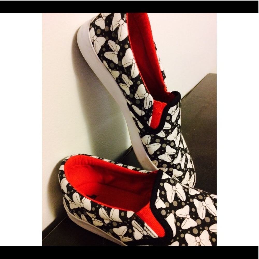 Disney Shoes - Minnie Mouse Bows - Black and White
