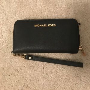 Michael Kors wristlet