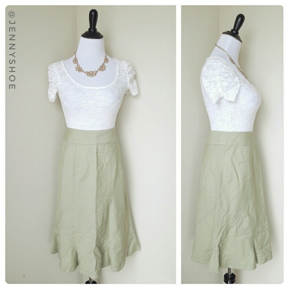 bristol Dresses & Skirts - 🍒3/$12 sale🍒{boutique} flared midi skirt