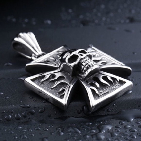 Iron Flame Cross Skull Biker Stainless With Chain - Picture 3 of 8