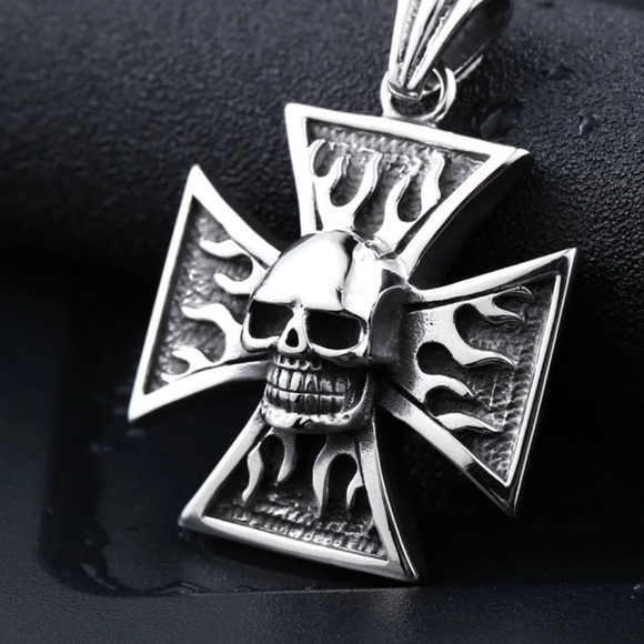 Iron Flame Cross Skull Biker Stainless With Chain - Picture 7 of 8