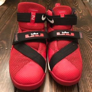 Nike Lebrons Soldier Boys size 2