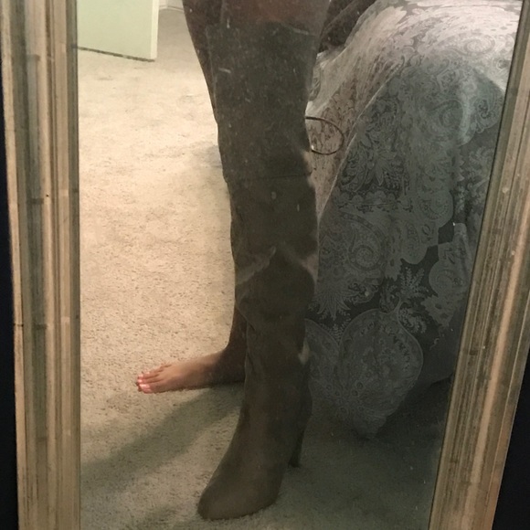 Knee high boots - Picture 4 of 4