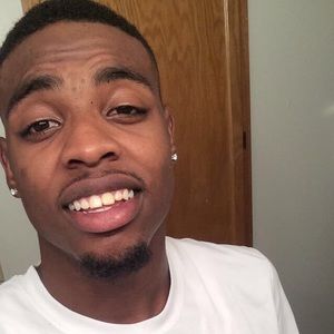 Meet your Posher, Derrick