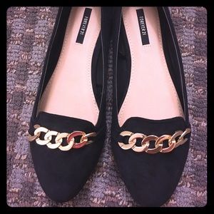 NEVER WORN! Black flats with gold chain decoration