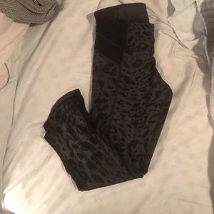 ❌sold on merc❌Lululemon animal print crops