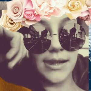 Meet your Posher, Elizabeth