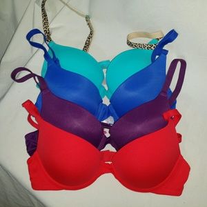 4 Victoria Secret Pink Push Up Bras