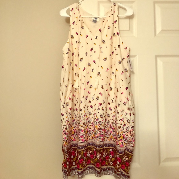 Old Navy Floral Dress-Never worn - Picture 1 of 4