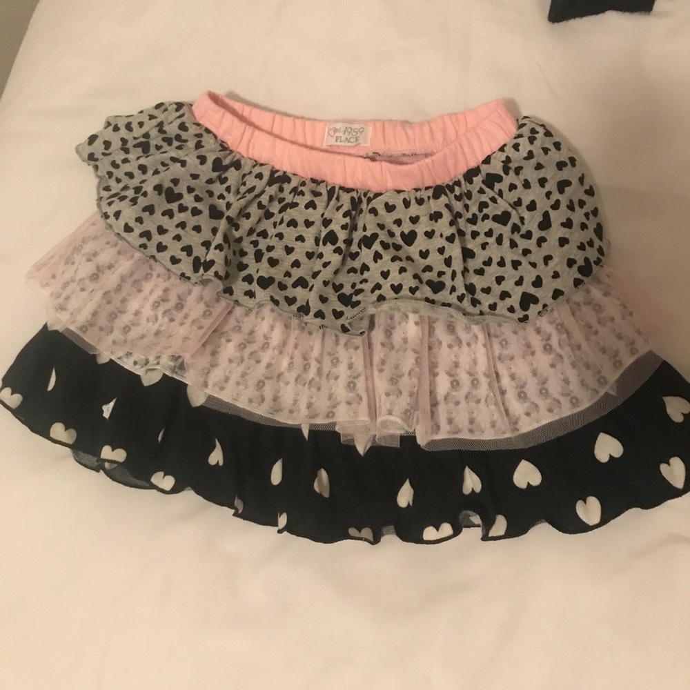 Girl sequined sweater 5/6 children's place skirt 4 - Picture 3 of 3