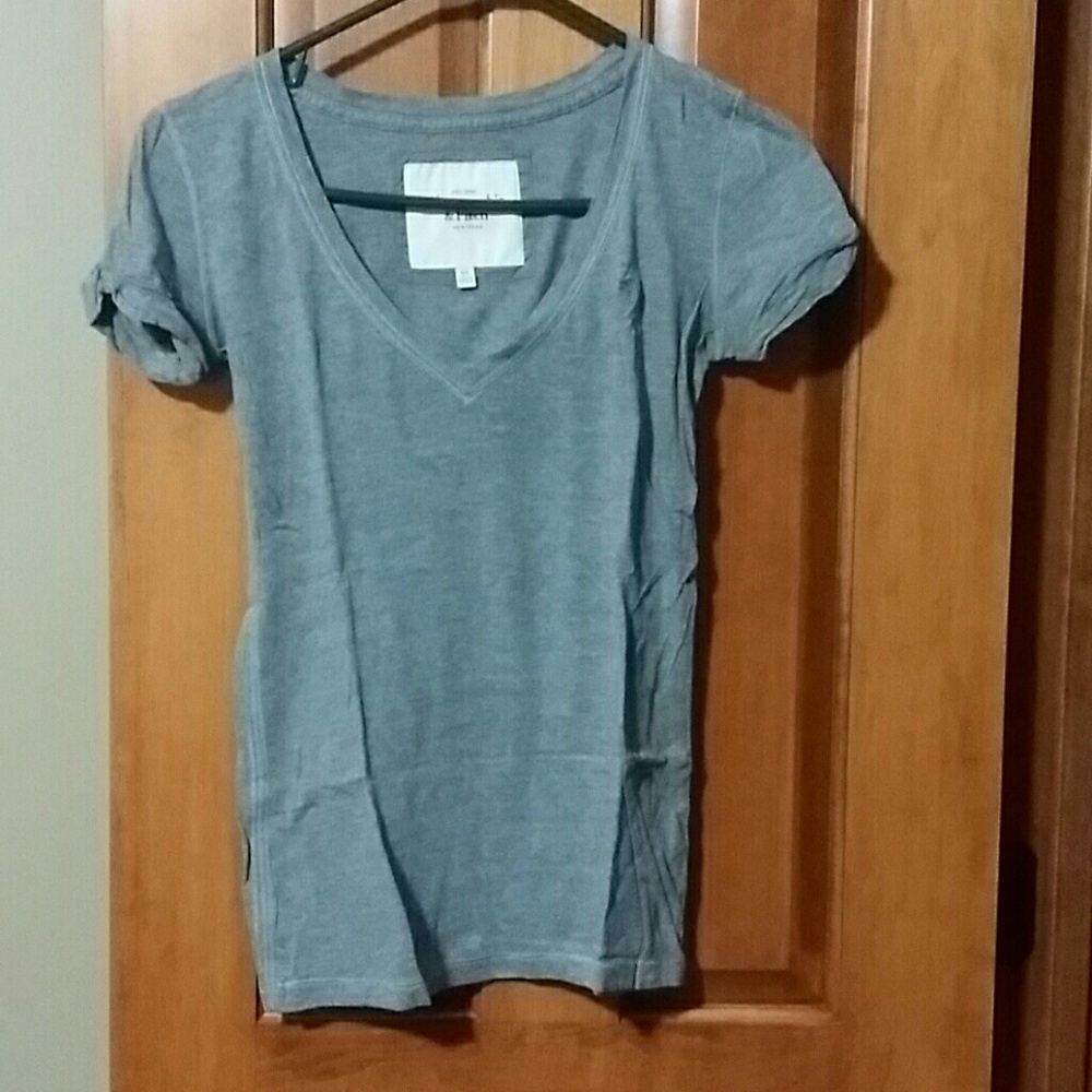 Vneck tee