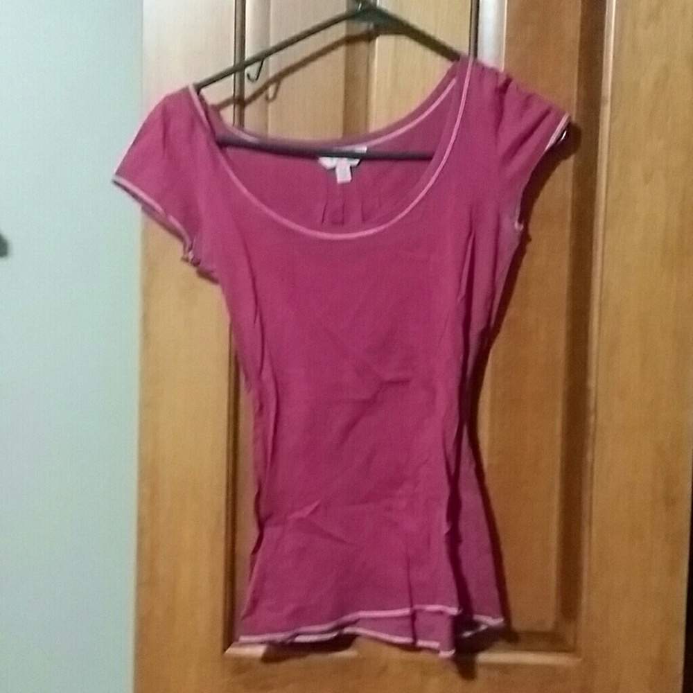 Scoop neck tee
