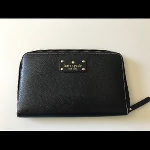 Kate Spade Travelers wallet