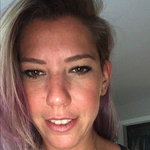 Meet your Posher, Safa