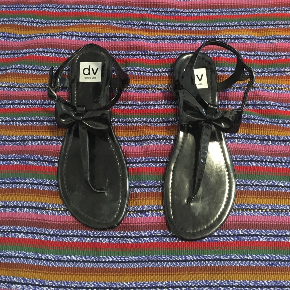 Patent leather DV by Dolce Vita thong sandals