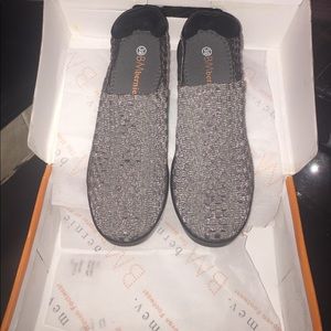 bernie mev. smooth cha cha. color gunmetal.