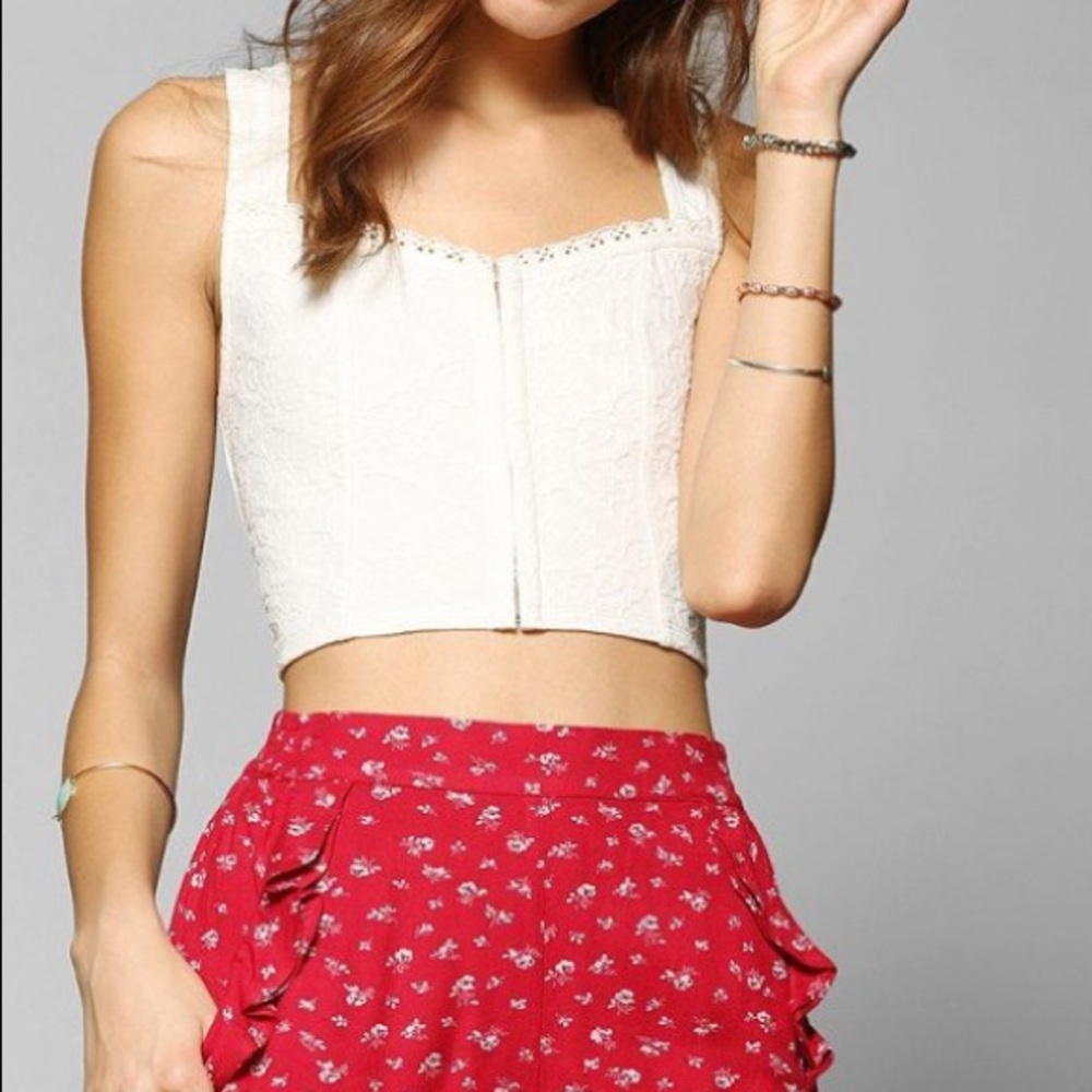UO Front-Clasp Crop - Picture 3 of 12