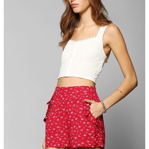 UO Front-Clasp Crop - Picture 8 of 12