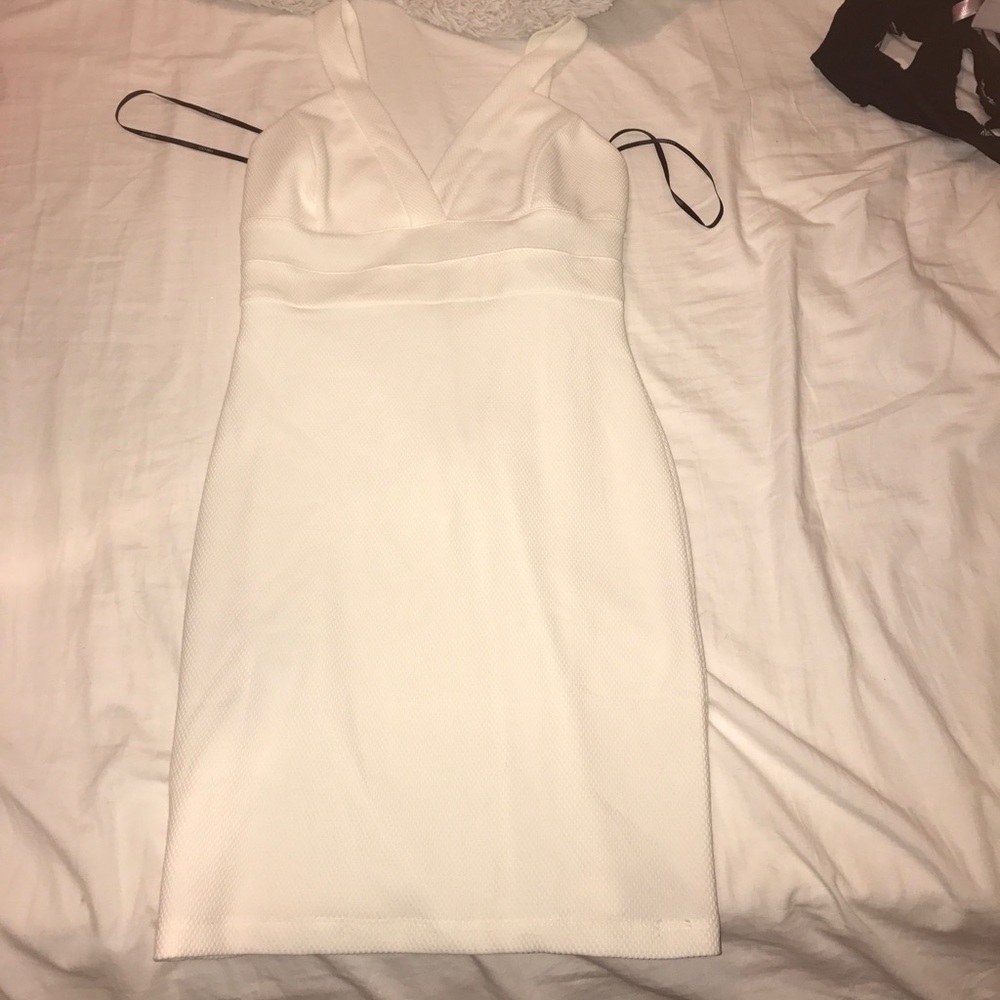 White Body con dress