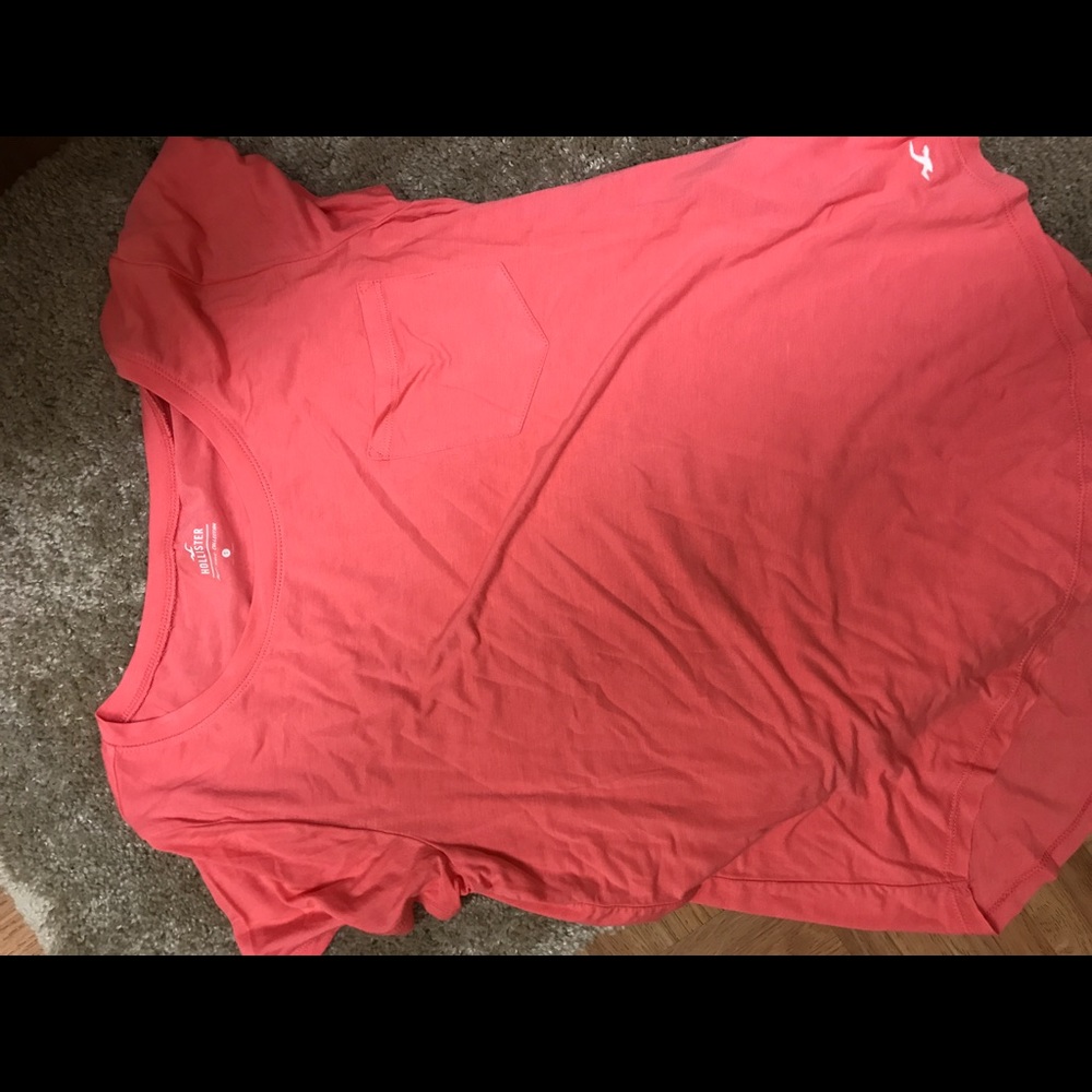 Hollister t-shirt.