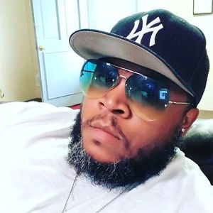 Meet your Posher, Aaron