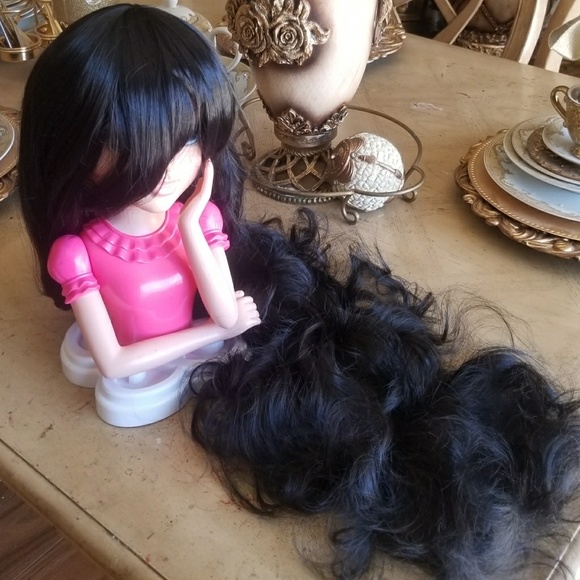 Wavy Beauty Wig 32 inches main image 4