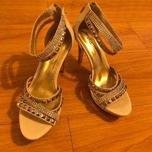 White leather medium high with Crystal and Rivet