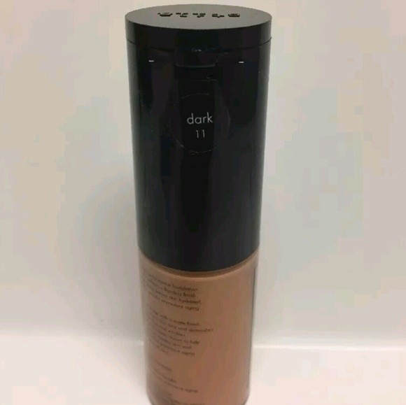 SOL Stila Stay All Day Foundation in color Dark 11 - Picture 2 of 4