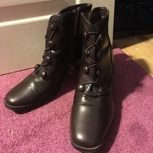 Dark brown short boots