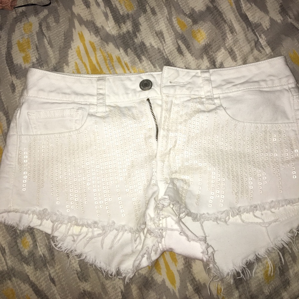 White American eagle shorts