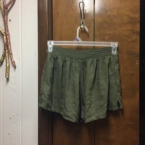 AE Cute Olive Shorts